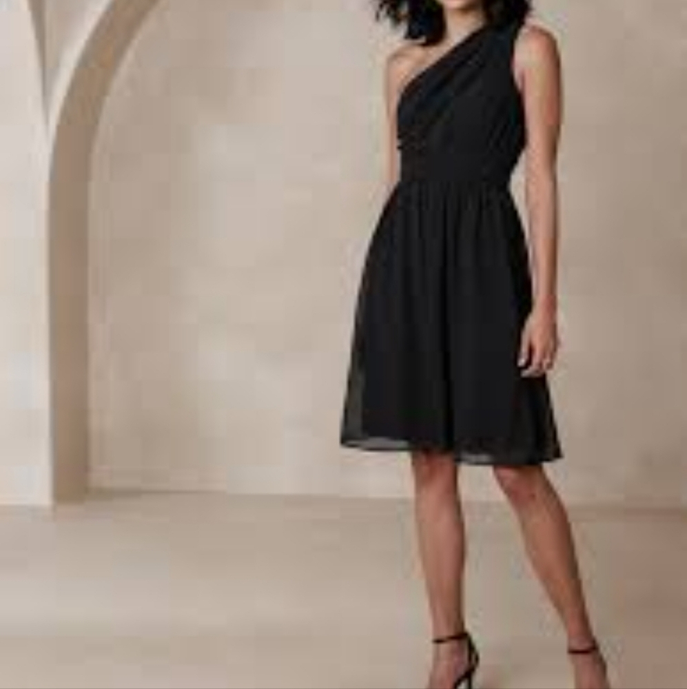 Banana Republic NWT Black dress Size 8